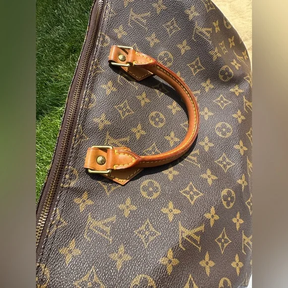 Authentic Louis Vuitton Speedy 35 Monogram - Picture 4 of 16